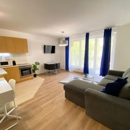 Orangehomes One Bedroom Design アパート *
